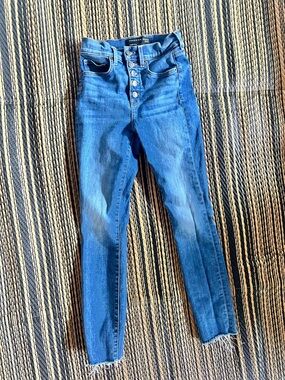 Veronica Beard Button-Fly High-Rise Skinny Jeans - Blue Wash